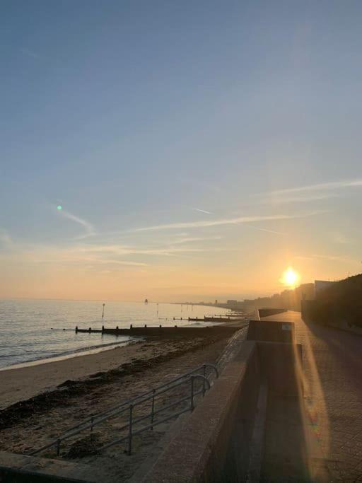 Gordon Villa - A Seaside Escape Harwich Eksteriør bilde