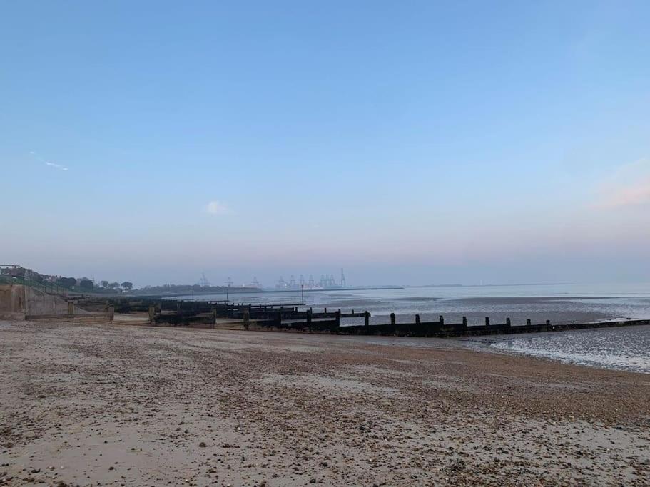 Gordon Villa - A Seaside Escape Harwich Eksteriør bilde