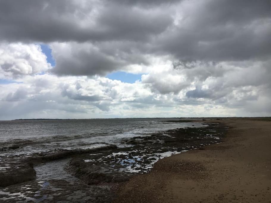 Gordon Villa - A Seaside Escape Harwich Eksteriør bilde